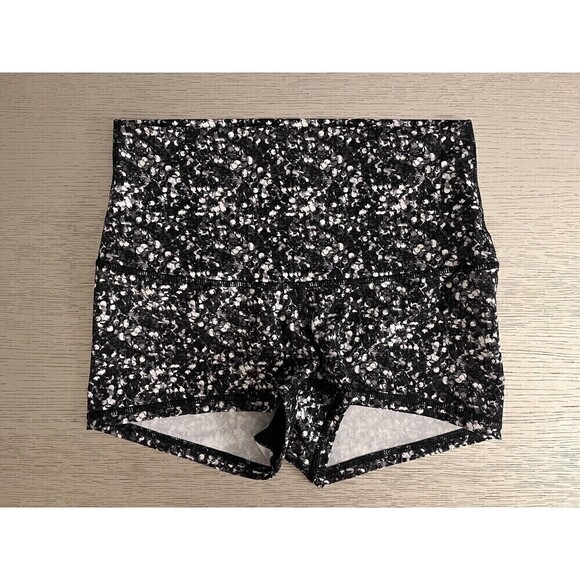 Lululemon Women's Choose A Side Short 2.5" Black / Chirasu Black Size 6 - Picture 1 of 5